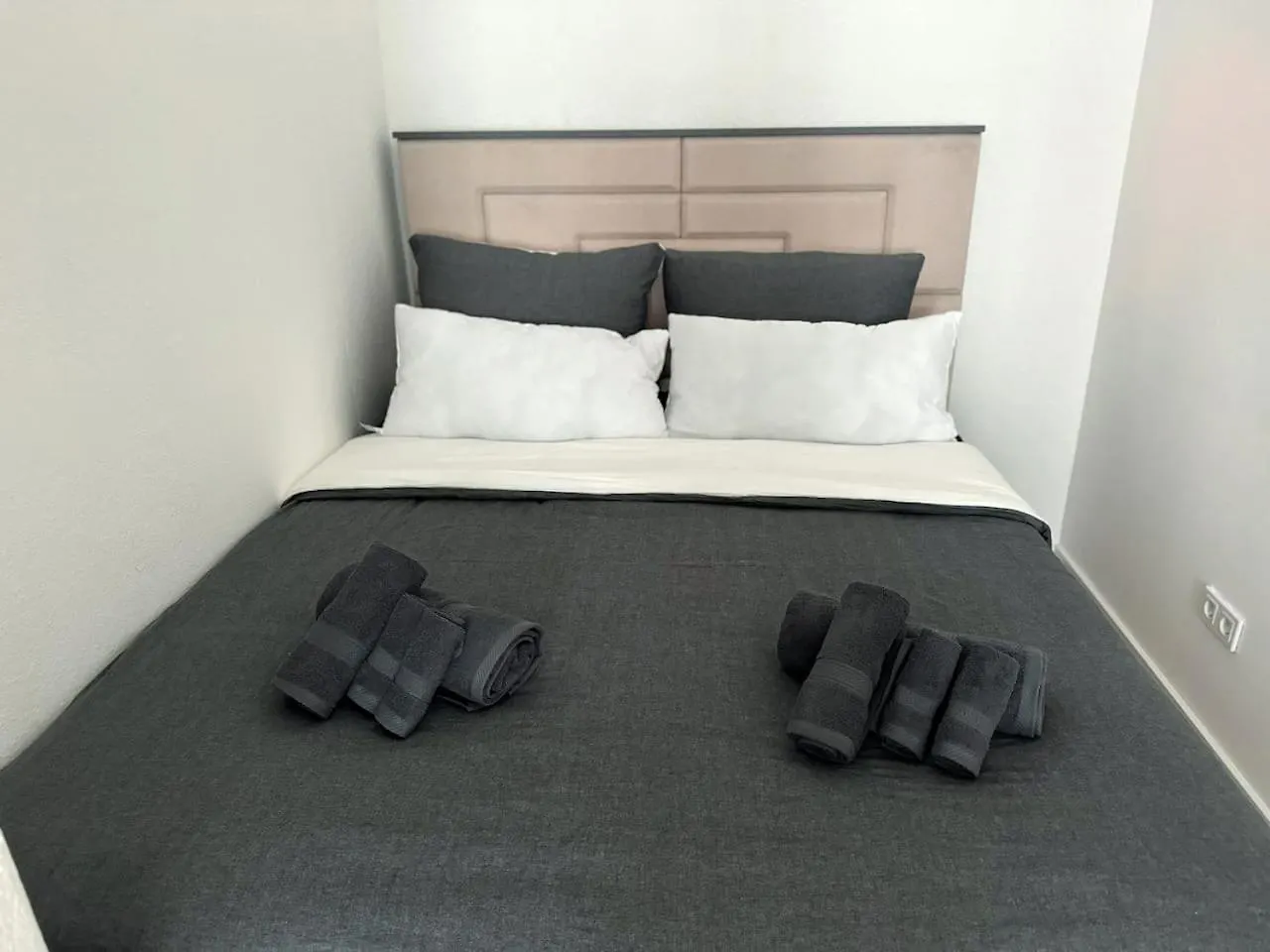 Holidayhome Apartments I Stylish Private Room In Heart Of Berlin-Kreuzberg!