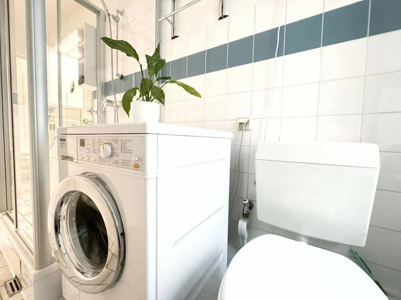 Holidayhome Apartments I Stylish Private Room In Heart Of Berlin-Kreuzberg!